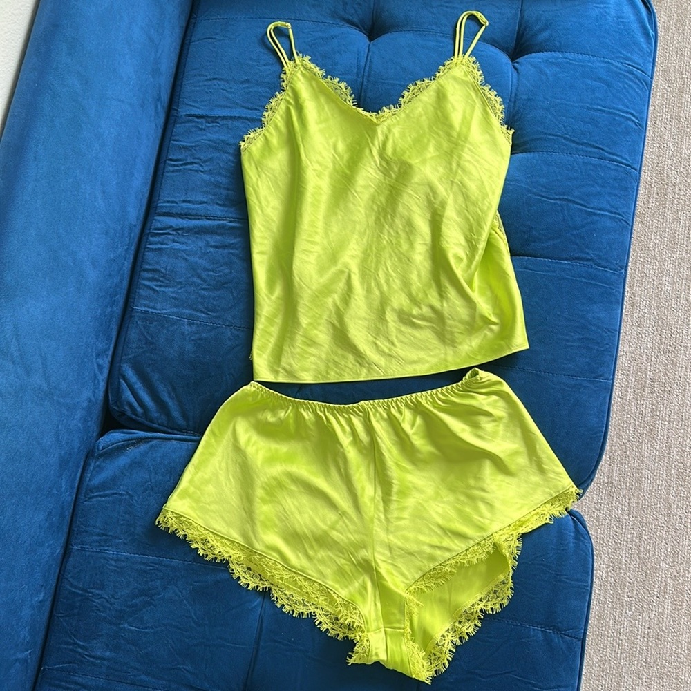 NWOT lime green yellow Victoria’s Secret lace lingerie pj set (size S)
